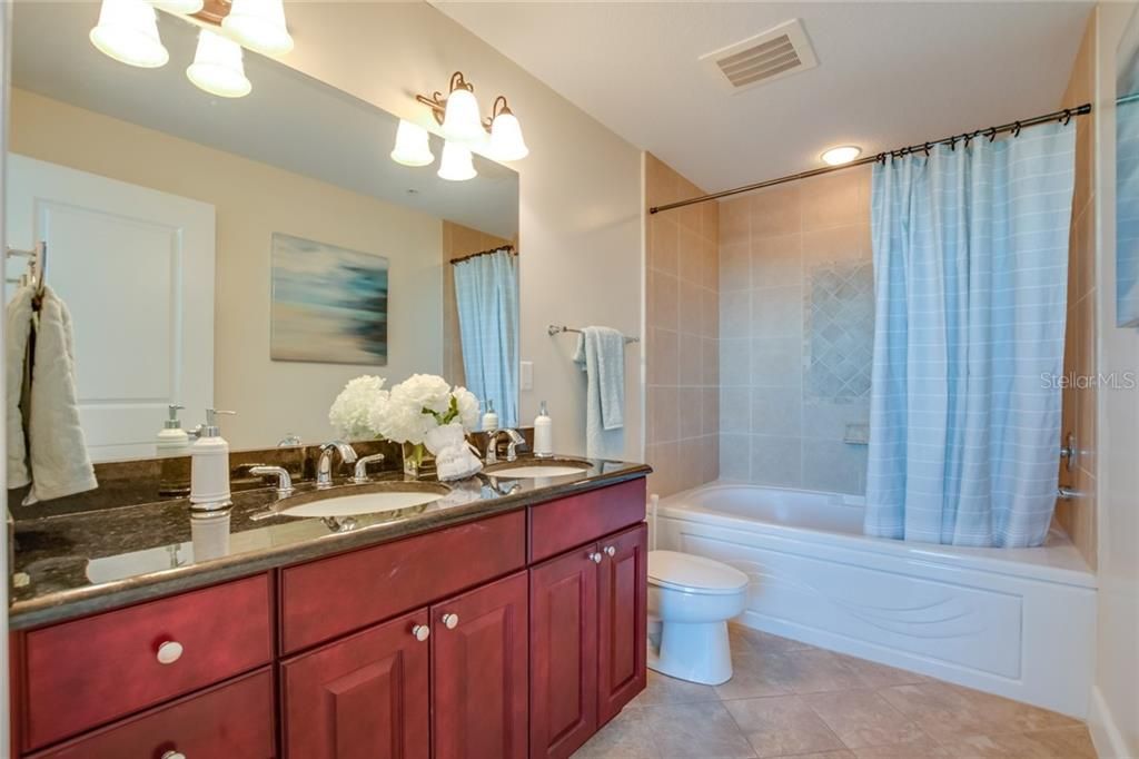 For Rent: $2,995 (2 beds, 2 baths, 1198 Square Feet)