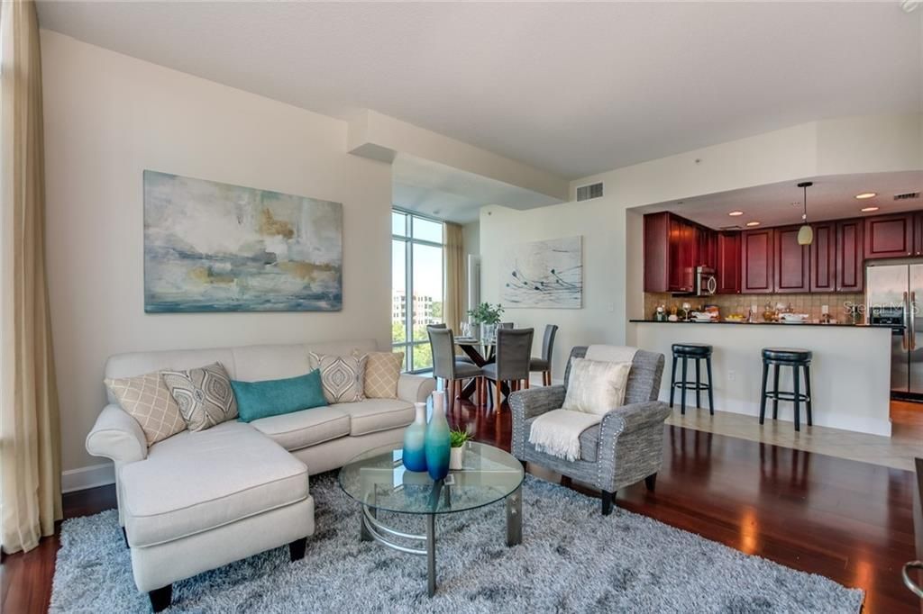 For Rent: $2,995 (2 beds, 2 baths, 1198 Square Feet)