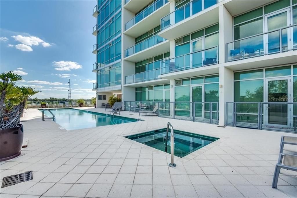 For Rent: $2,995 (2 beds, 2 baths, 1198 Square Feet)