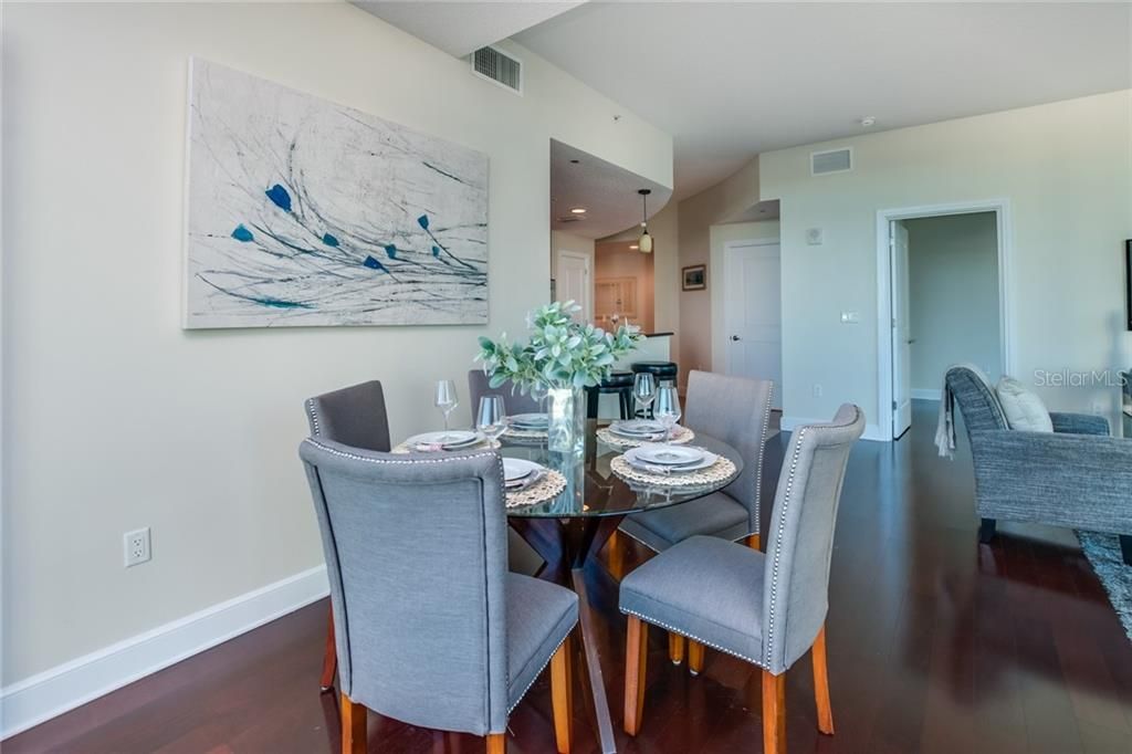 For Rent: $2,995 (2 beds, 2 baths, 1198 Square Feet)