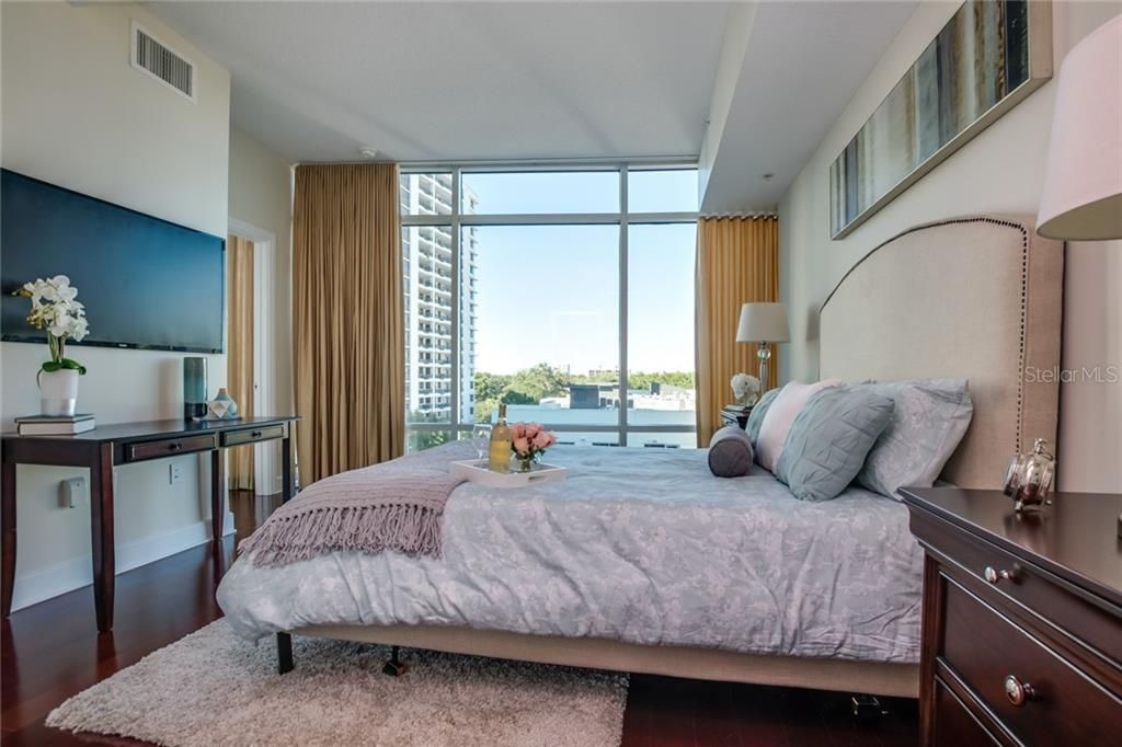 For Rent: $2,995 (2 beds, 2 baths, 1198 Square Feet)