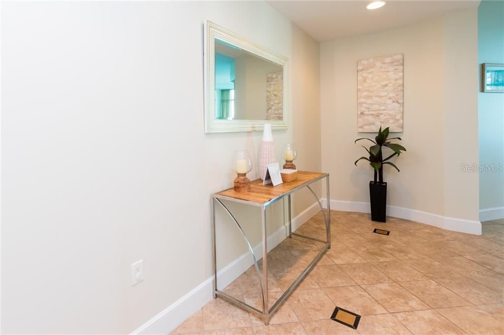 For Rent: $2,995 (2 beds, 2 baths, 1198 Square Feet)