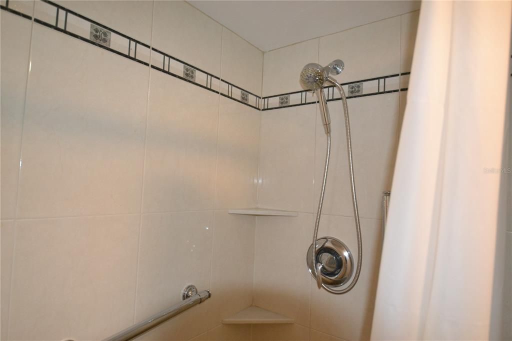 For Rent: $2,400 (2 beds, 2 baths, 1502 Square Feet)