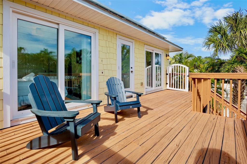 For Sale: $1,825,000 (4 beds, 2 baths, 1248 Square Feet)