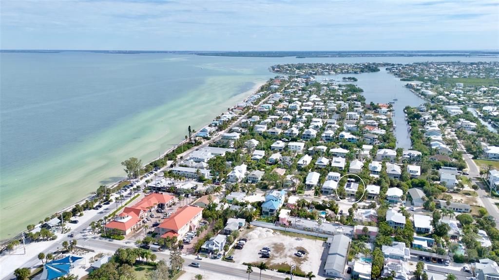 For Sale: $1,825,000 (4 beds, 2 baths, 1248 Square Feet)