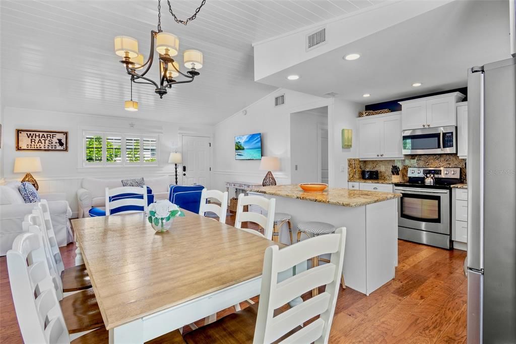 For Sale: $1,825,000 (4 beds, 2 baths, 1248 Square Feet)