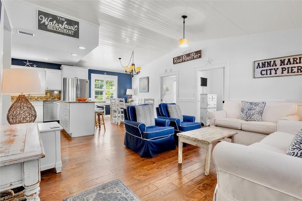 For Sale: $1,825,000 (4 beds, 2 baths, 1248 Square Feet)