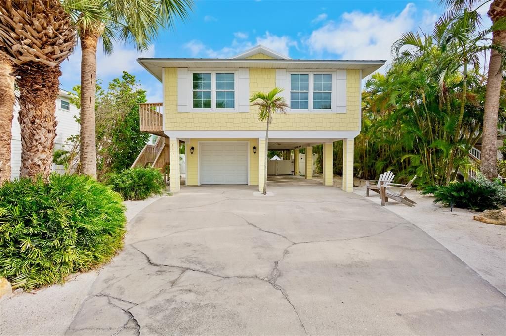 For Sale: $1,825,000 (4 beds, 2 baths, 1248 Square Feet)