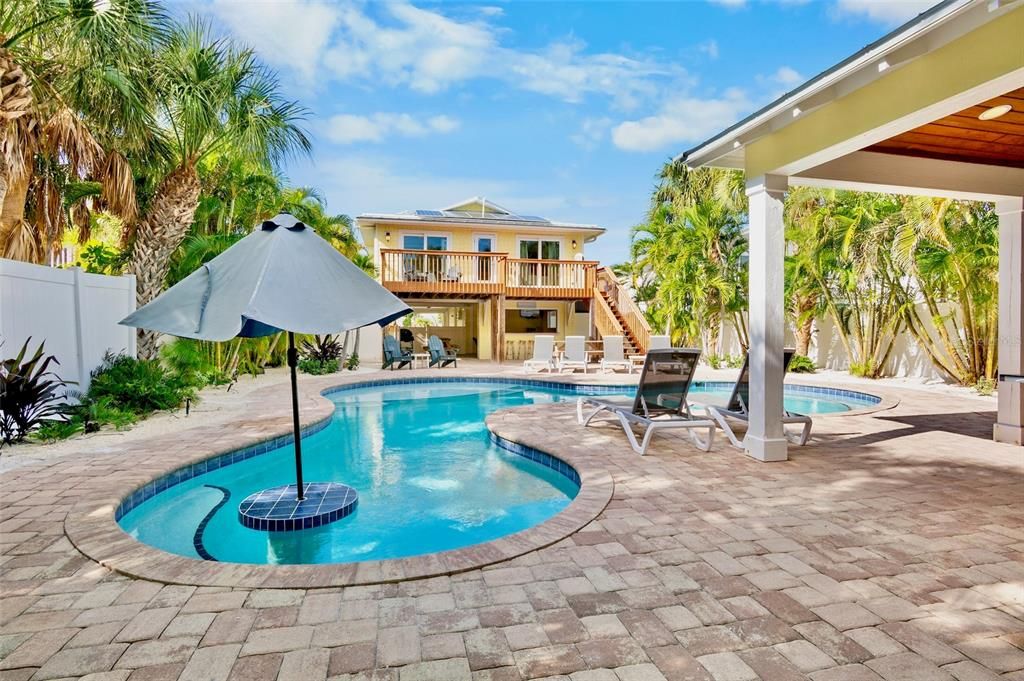 For Sale: $1,825,000 (4 beds, 2 baths, 1248 Square Feet)