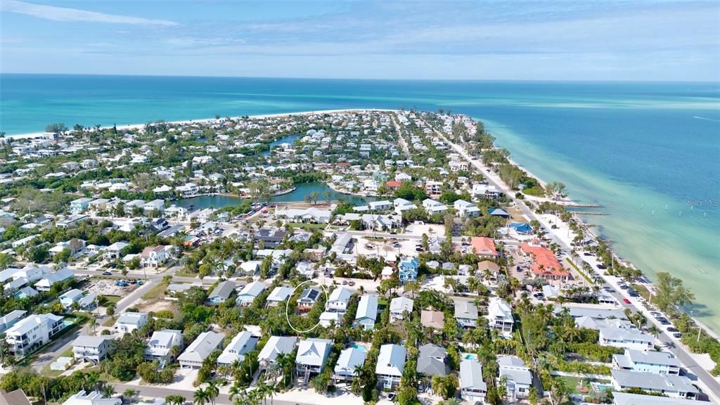 For Sale: $1,825,000 (4 beds, 2 baths, 1248 Square Feet)