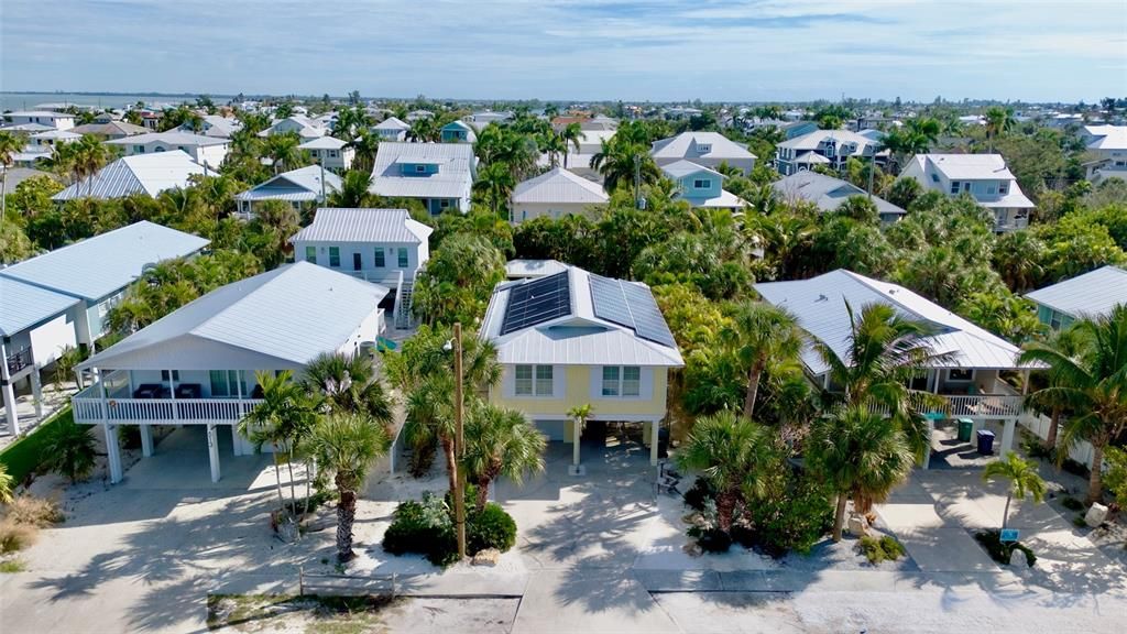 For Sale: $1,825,000 (4 beds, 2 baths, 1248 Square Feet)