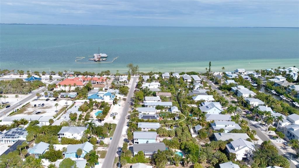 For Sale: $1,825,000 (4 beds, 2 baths, 1248 Square Feet)