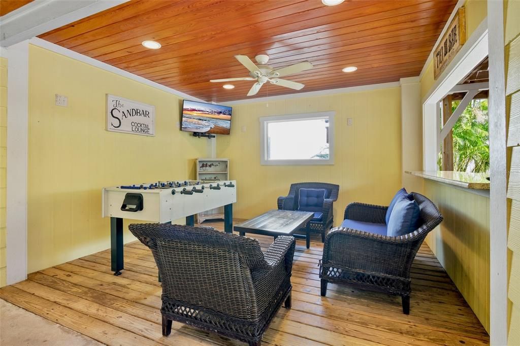 For Sale: $1,825,000 (4 beds, 2 baths, 1248 Square Feet)