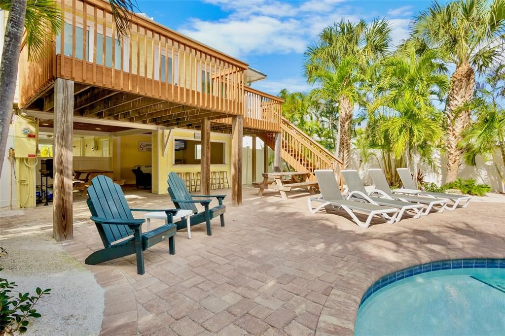 For Sale: $1,825,000 (4 beds, 2 baths, 1248 Square Feet)