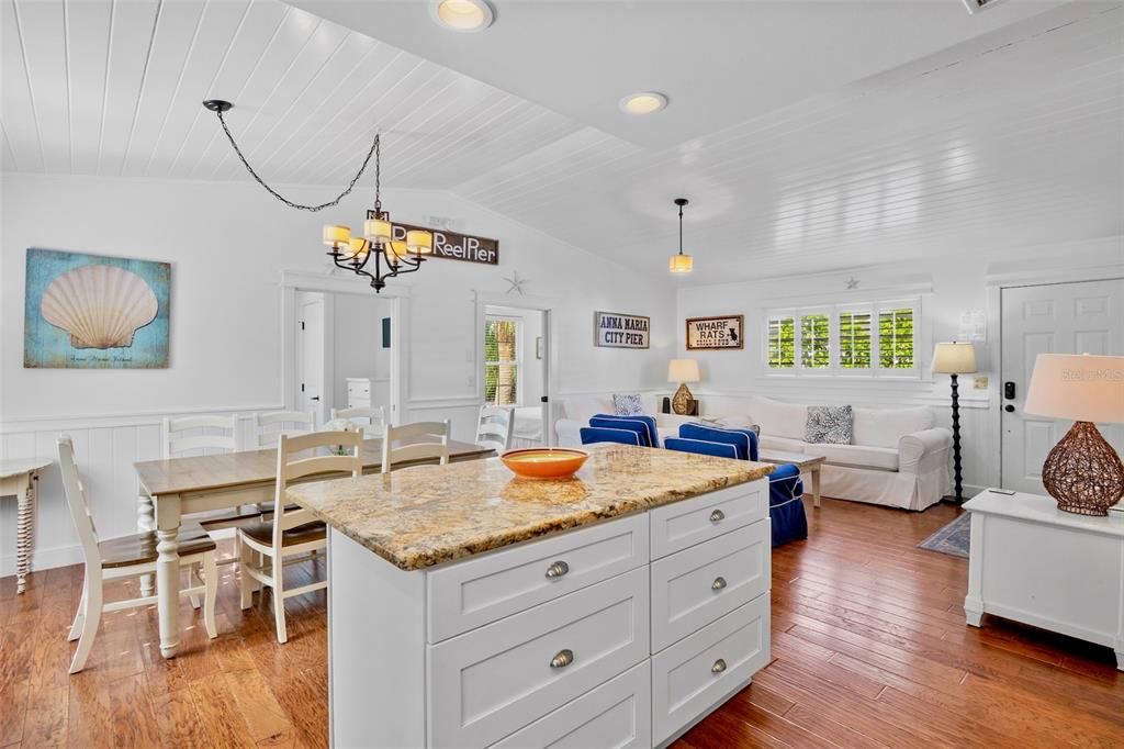 For Sale: $1,825,000 (4 beds, 2 baths, 1248 Square Feet)