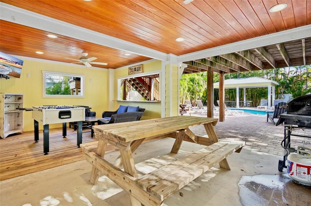 For Sale: $1,825,000 (4 beds, 2 baths, 1248 Square Feet)