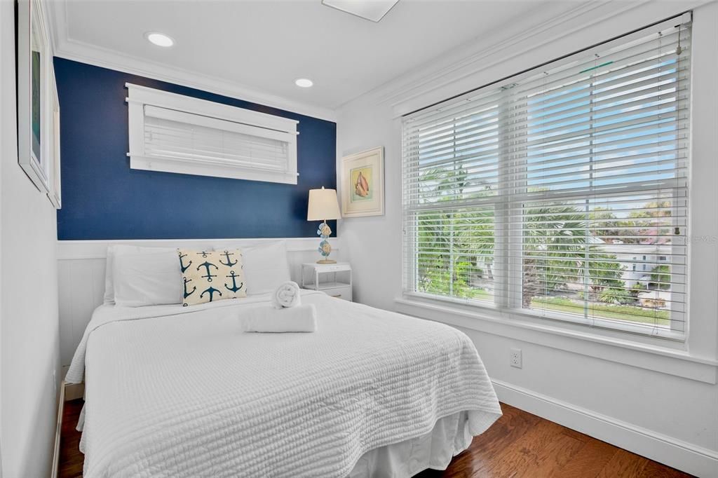 For Sale: $1,825,000 (4 beds, 2 baths, 1248 Square Feet)