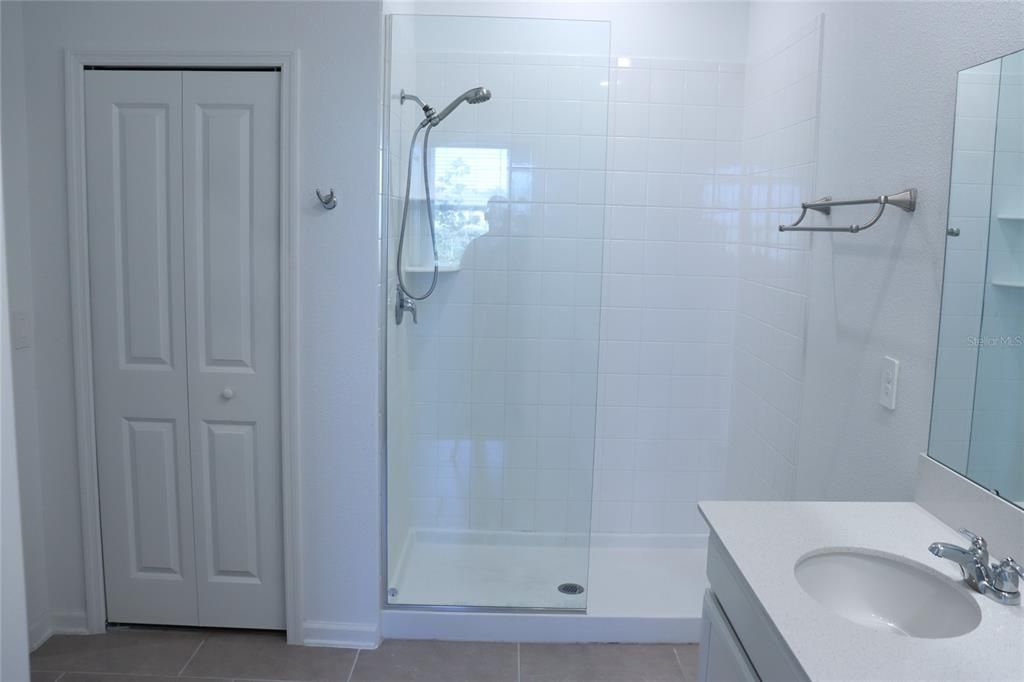 For Rent: $2,500 (4 beds, 2 baths, 1850 Square Feet)