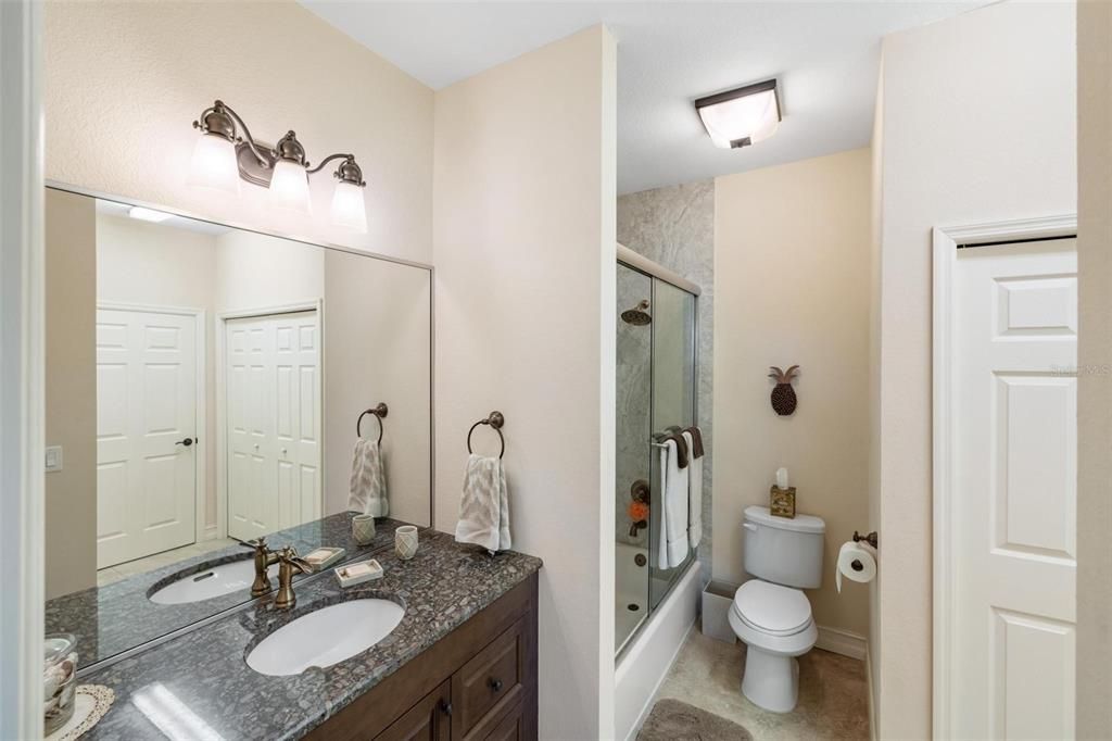 待售: $305,000 (3 贝兹, 2 浴室, 1608 平方英尺)