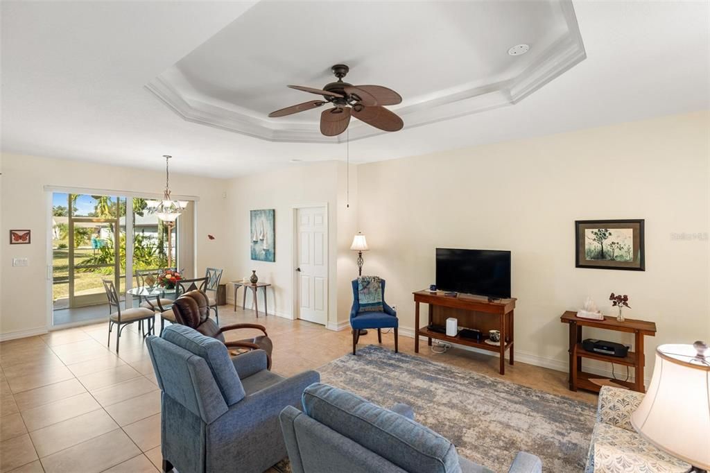 待售: $305,000 (3 贝兹, 2 浴室, 1608 平方英尺)