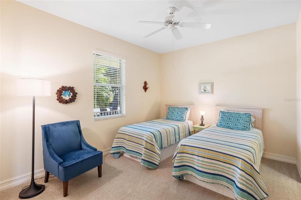 待售: $305,000 (3 贝兹, 2 浴室, 1608 平方英尺)