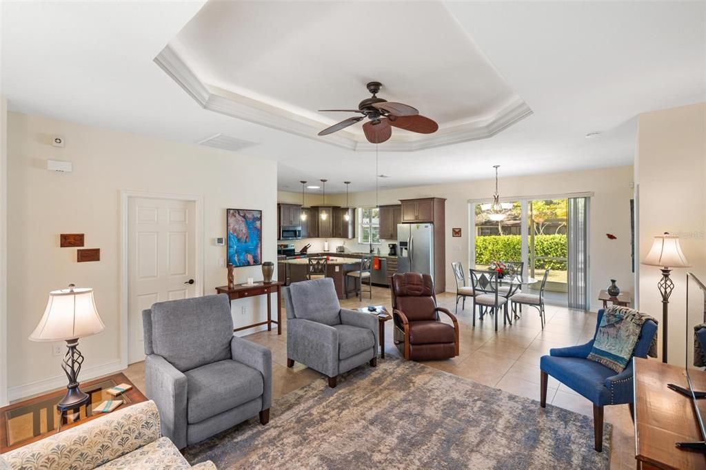 待售: $305,000 (3 贝兹, 2 浴室, 1608 平方英尺)