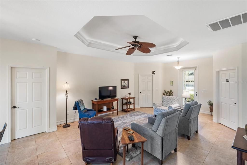 待售: $305,000 (3 贝兹, 2 浴室, 1608 平方英尺)