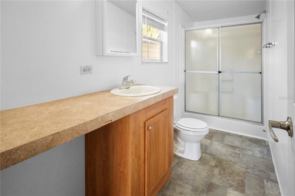 For Sale: $215,000 (3 beds, 2 baths, 1080 Square Feet)