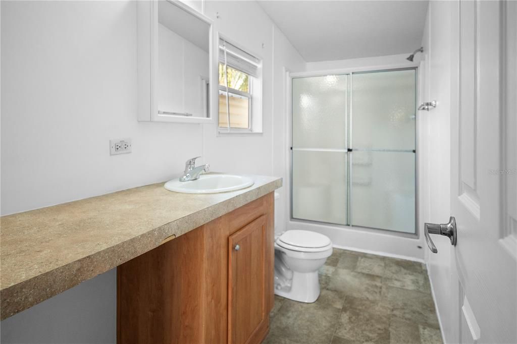 For Sale: $215,000 (3 beds, 2 baths, 1080 Square Feet)