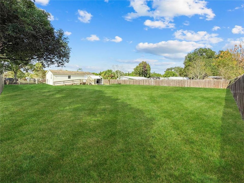 For Sale: $215,000 (3 beds, 2 baths, 1080 Square Feet)