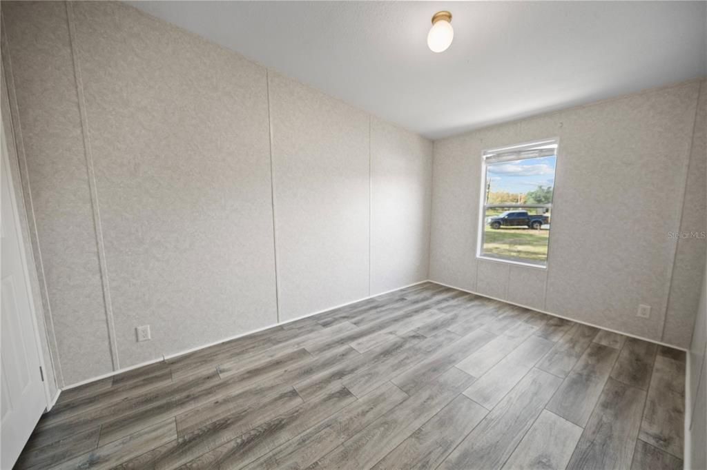 For Sale: $215,000 (3 beds, 2 baths, 1080 Square Feet)