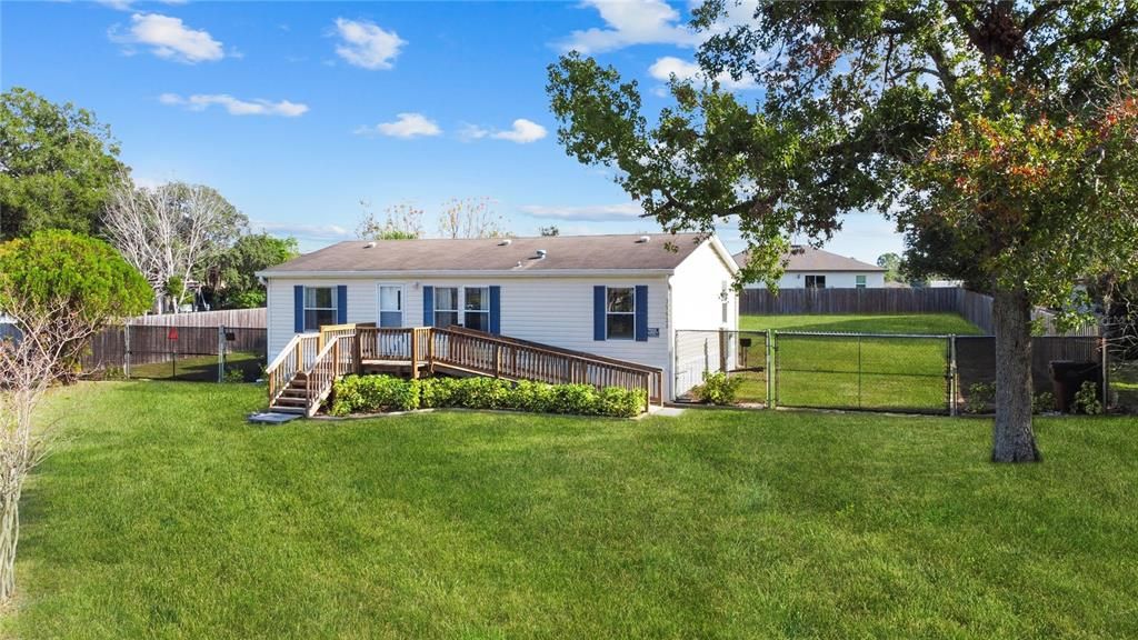 For Sale: $215,000 (3 beds, 2 baths, 1080 Square Feet)