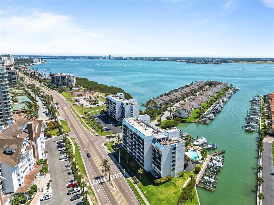 En Venta: $699,000 (2 camas, 2 baños, 1364 Pies cuadrados)