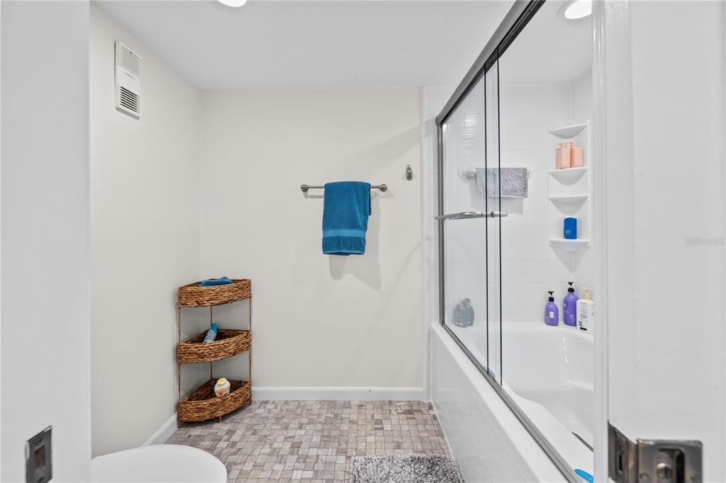 En Venta: $699,000 (2 camas, 2 baños, 1364 Pies cuadrados)