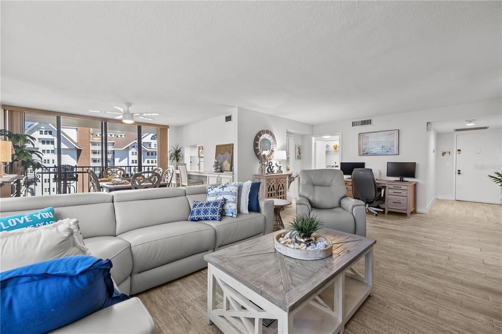 En Venta: $699,000 (2 camas, 2 baños, 1364 Pies cuadrados)