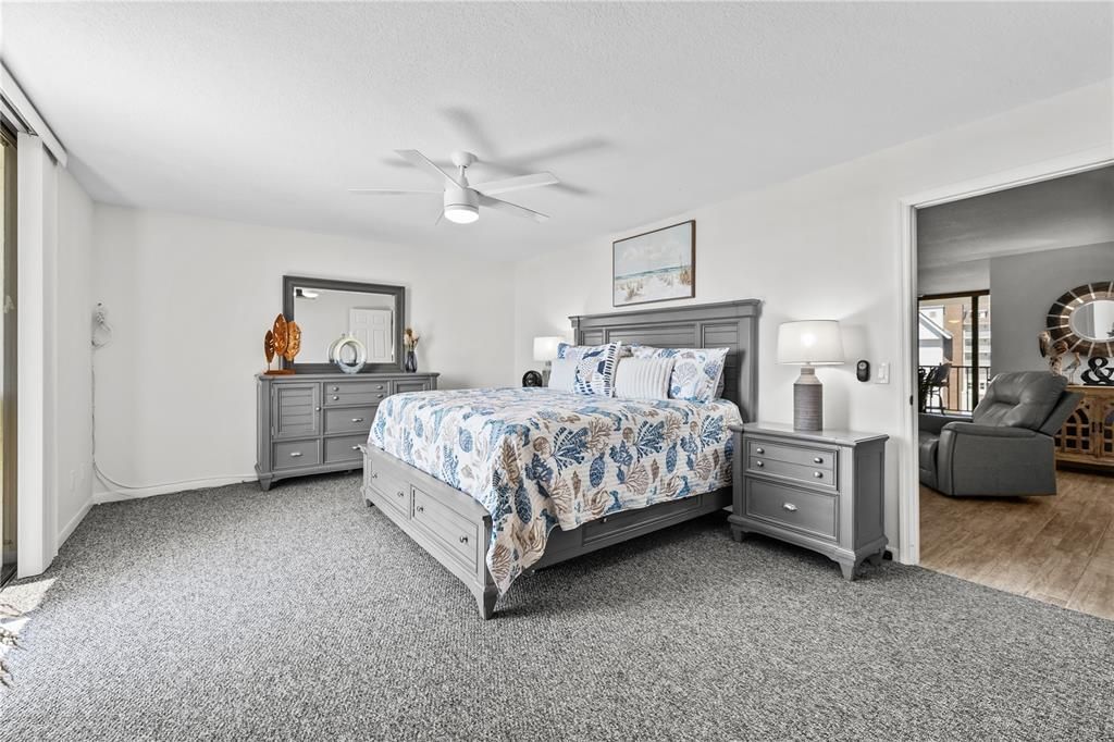 En Venta: $699,000 (2 camas, 2 baños, 1364 Pies cuadrados)