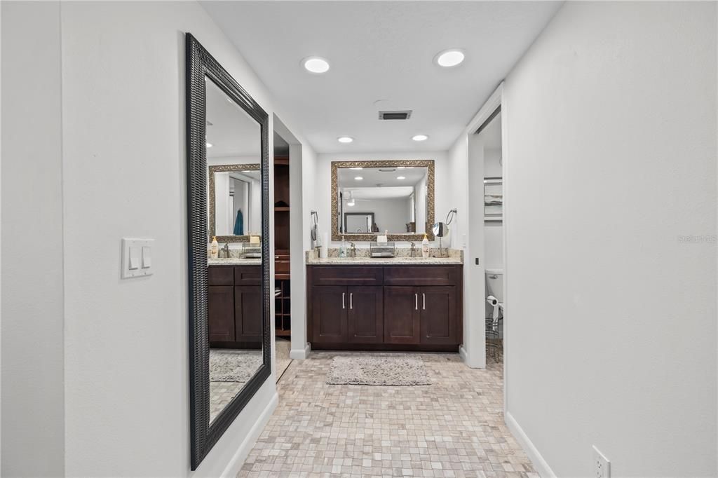 En Venta: $699,000 (2 camas, 2 baños, 1364 Pies cuadrados)