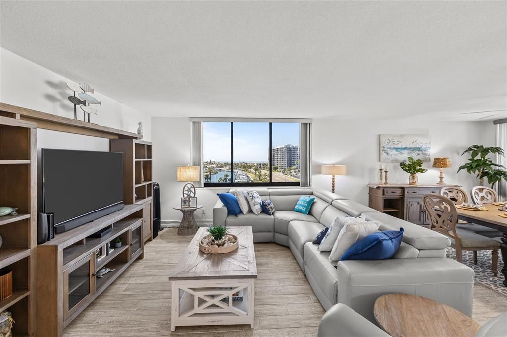 En Venta: $699,000 (2 camas, 2 baños, 1364 Pies cuadrados)