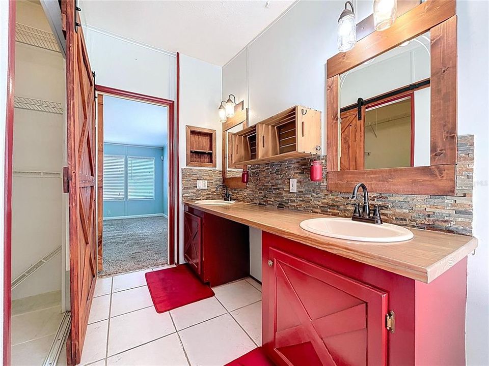 En Venta: $450,000 (4 camas, 2 baños, 2280 Pies cuadrados)