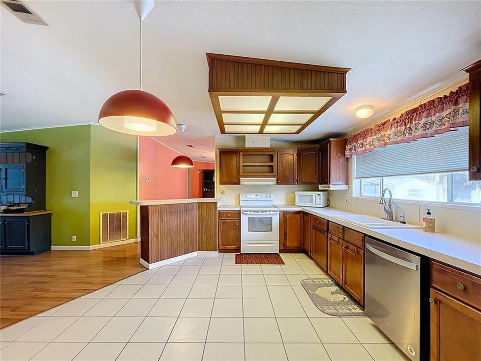 En Venta: $450,000 (4 camas, 2 baños, 2280 Pies cuadrados)