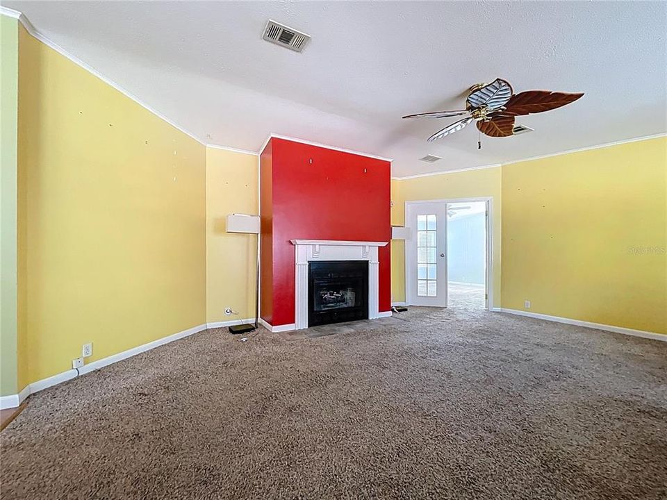 En Venta: $450,000 (4 camas, 2 baños, 2280 Pies cuadrados)