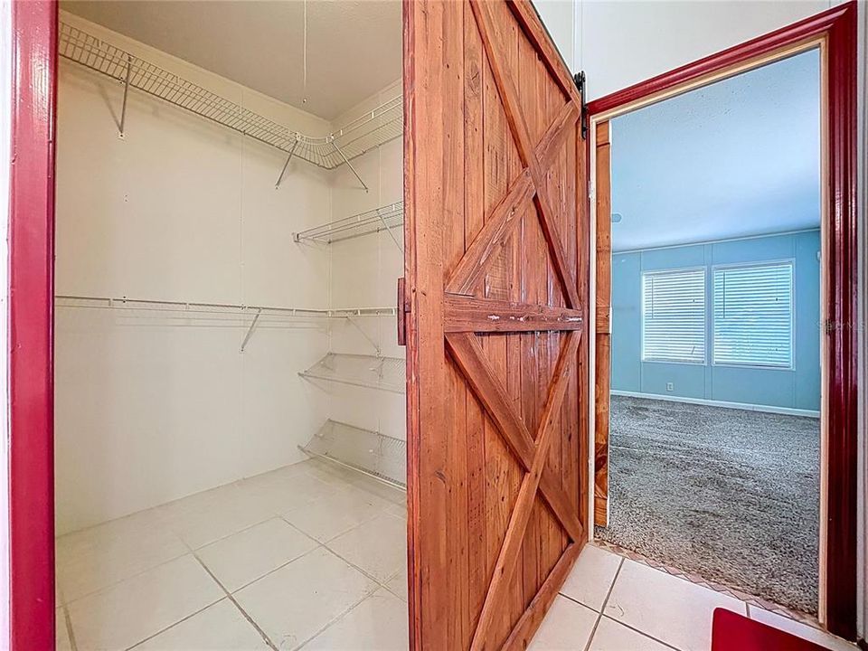 En Venta: $450,000 (4 camas, 2 baños, 2280 Pies cuadrados)