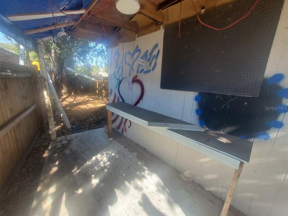 For Sale: $100,000 (2 beds, 1 baths, 756 Square Feet)