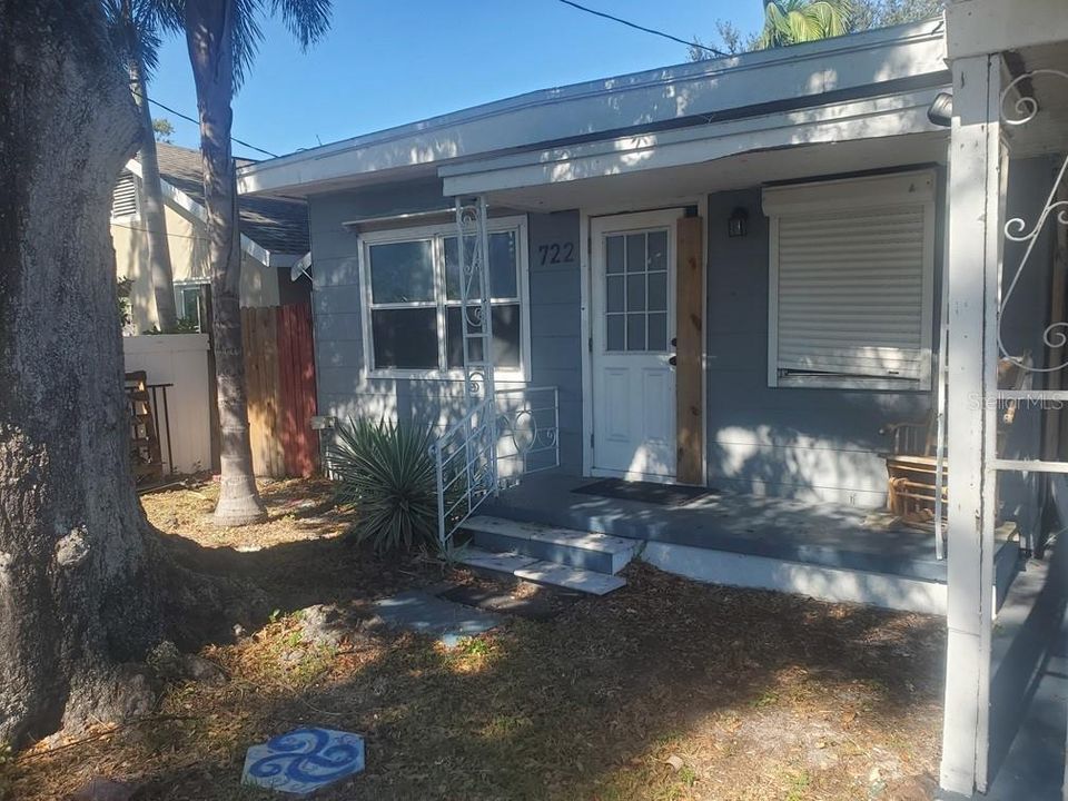 For Sale: $100,000 (2 beds, 1 baths, 756 Square Feet)