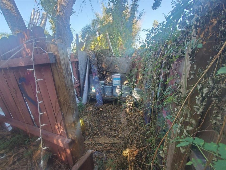 For Sale: $100,000 (2 beds, 1 baths, 756 Square Feet)