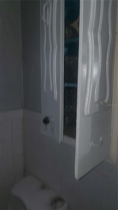 For Sale: $100,000 (2 beds, 1 baths, 756 Square Feet)