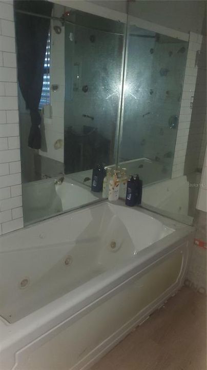 For Sale: $100,000 (2 beds, 1 baths, 756 Square Feet)