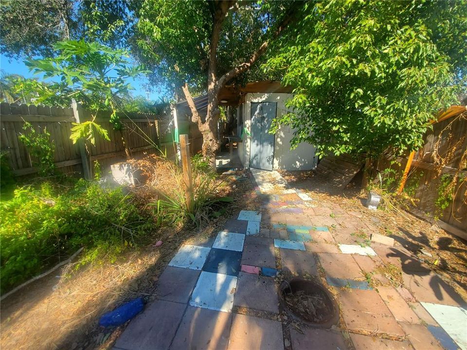 For Sale: $100,000 (2 beds, 1 baths, 756 Square Feet)