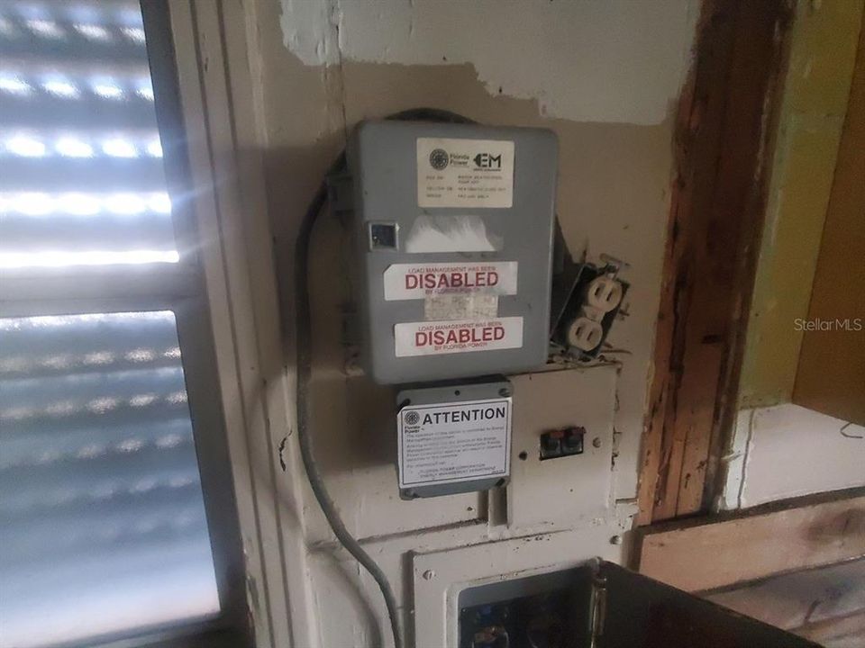 For Sale: $100,000 (2 beds, 1 baths, 756 Square Feet)