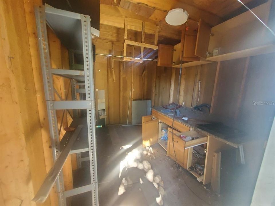 For Sale: $100,000 (2 beds, 1 baths, 756 Square Feet)